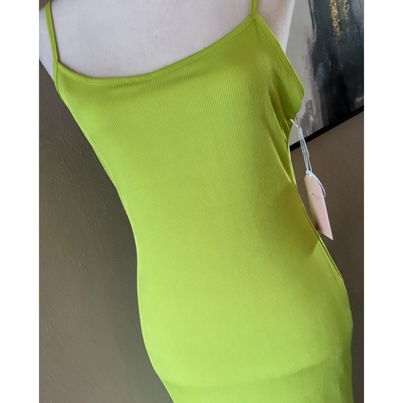 🆕Double layered maxi dress in lime - Picture 9 of 9